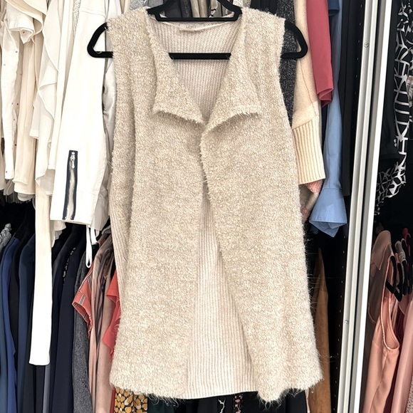 Vest - Picture 6 of 7